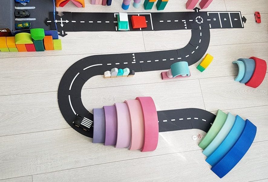 独特の素材おもちゃWayToPlay Flexible Toy Road - Highway - 24 Pieces - Lollipop Sky