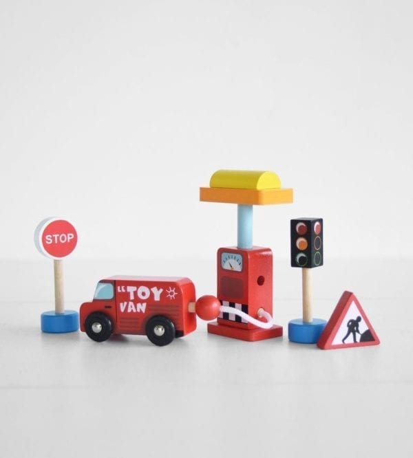 Le Toy Van Wooden Toy Car & Petrol Pump Set
